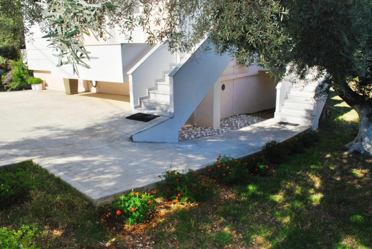 Q Luxury Rooms Paleros Exterior photo